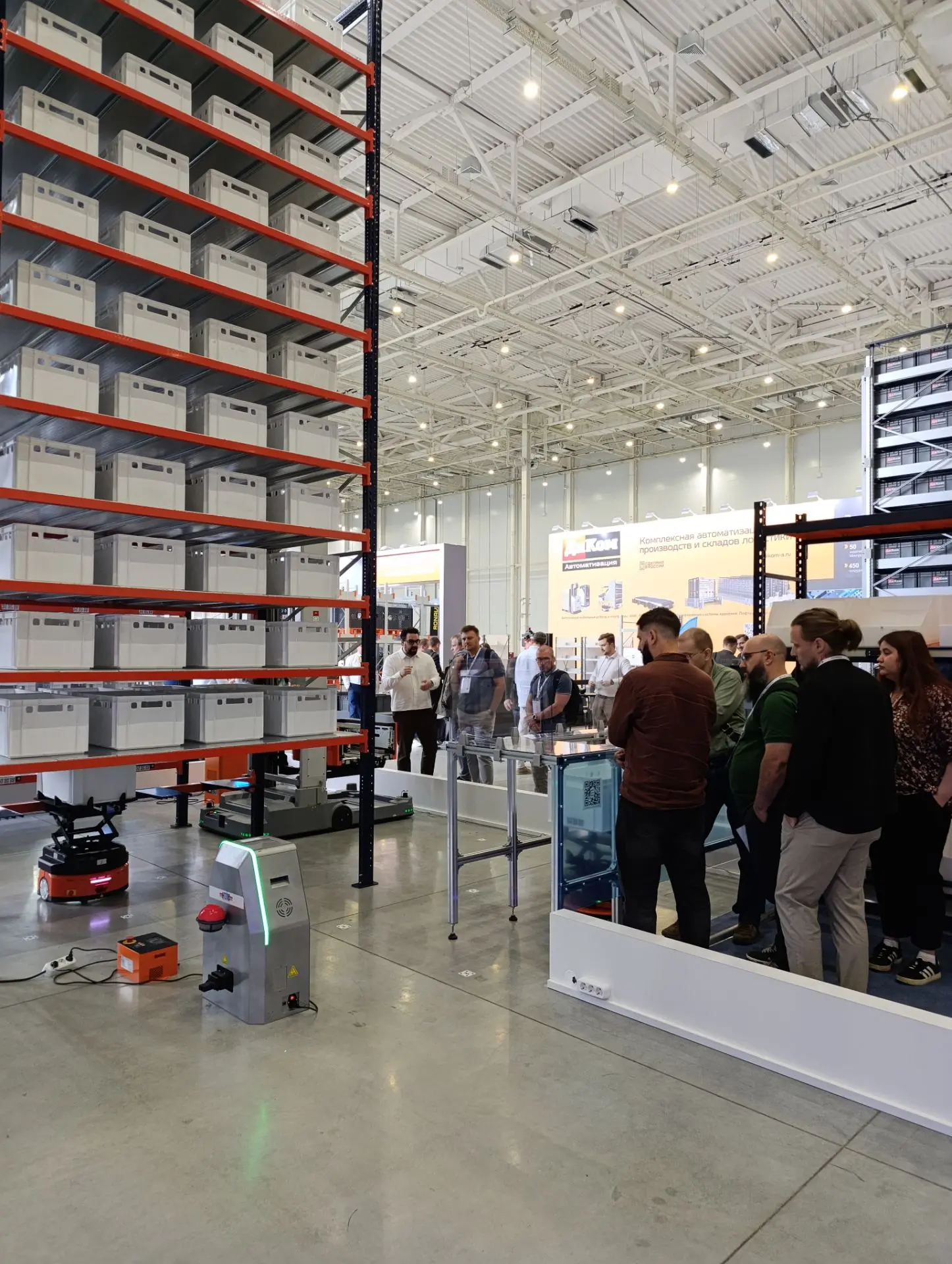 НТЛС и ЕМЕ представили на ReIndustry 2026 роботизированный склад под управлением EME.WMS
